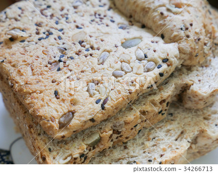 Organic Whole Grains and Seeds mix Bread Organic Whole Grains and Seeds mix Bread 34266713