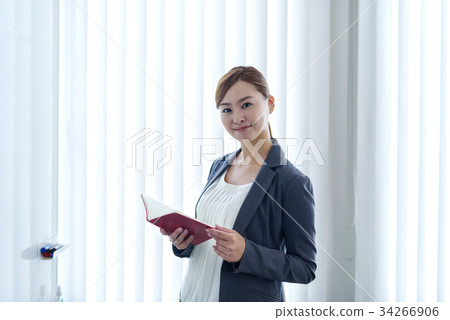 辦公室業務的女人 辦公室業務的女人 34266906