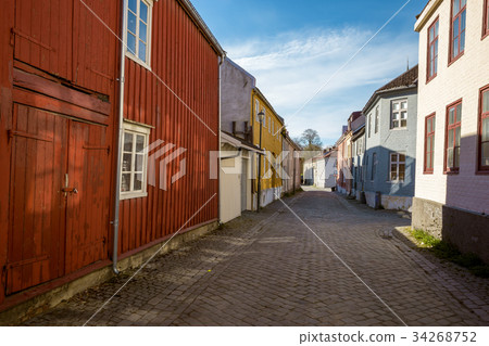 Colorful houses in old town of Trondheim, Norway Colorful houses in old town of Trondheim, Norway 34268752