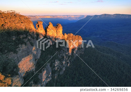 Blue Mountains 34269856