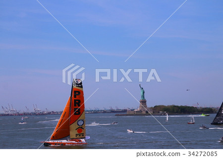 New York, Waterscape, Yacht and Statue of Liberty New York, Waterscape, Yacht and Statue of Liberty 34272085