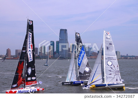 紐約,水景,遊艇和曼哈頓建築 紐約,水景,遊艇和曼哈頓建築 34272087