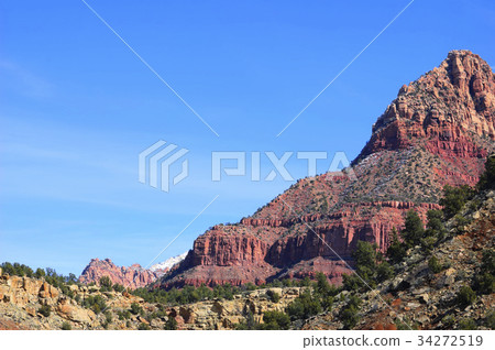 Zion National Park - Coalpits Wash Trail in winter 34272519