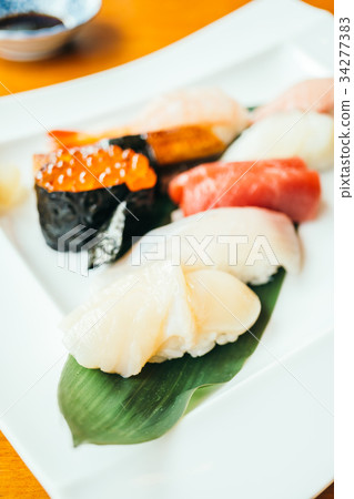 Sushi Sushi 34277383