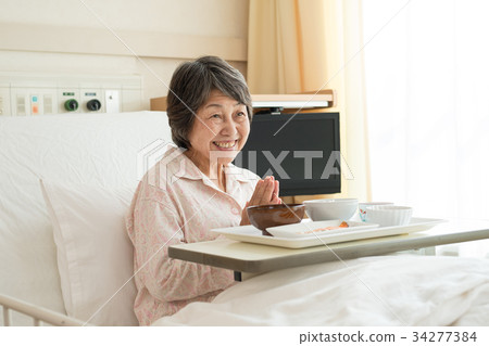 Hospital diet room senior woman care medical 34277384