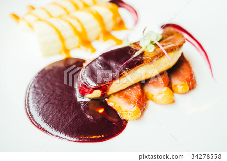 Foie gras and duck meat with sweet sauce Foie gras and duck meat with sweet sauce 34278558