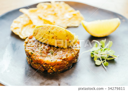 Tuna tartare 34279811