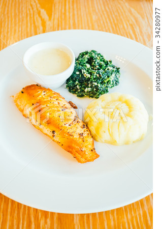 Salmon steak 34280977