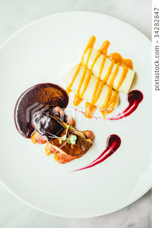 Foie gras and duck meat with sweet sauce 34282847