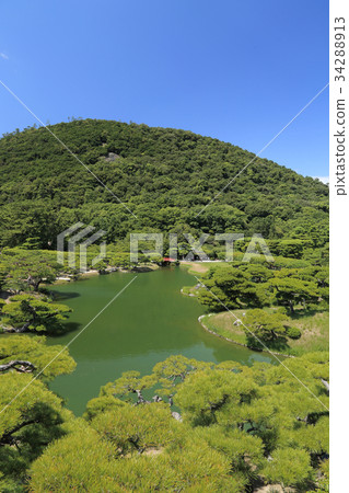 Ritsurin公園,Minamiiwa北湖從山看到。 Ritsurin公園,Minamiiwa北湖從山看到。 34288913