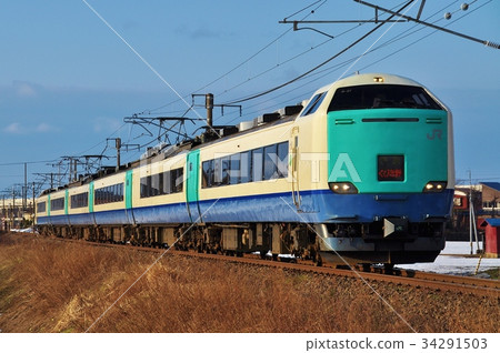 A fast-paced boat (485 series 3000 series) running on Shinetsu Main Line A fast-paced boat (485 series 3000 series) running on Shinetsu Main Line 34291503