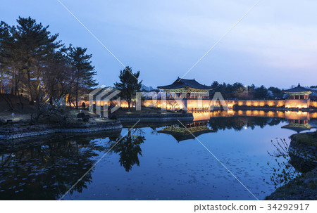 慶州市慶州市慶州東宮和Wolji（歷史遺址18號） 34292917