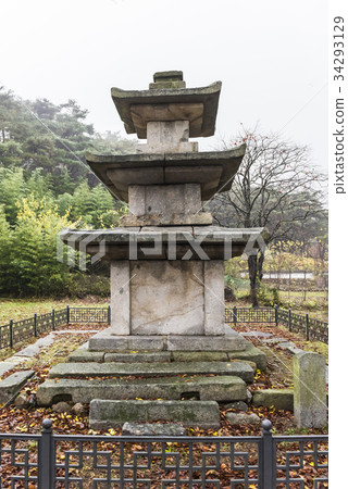 Three-storied stone pagoda of Ghosts, Ghosts, Gimje, Jeonbuk 34293129