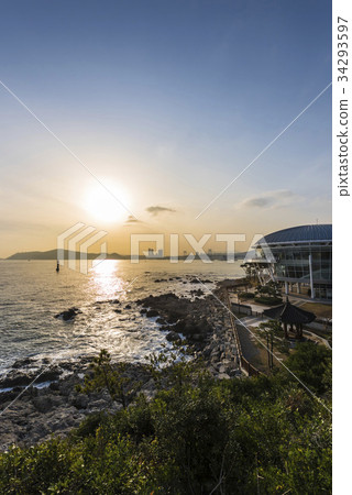 Gwangan Bridge，APEC Conference Hall，Dongbaek Island，Swimman，Haeundae-gu，Busan 34293597