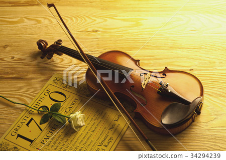 Violin, equipment, sheet music 34294239