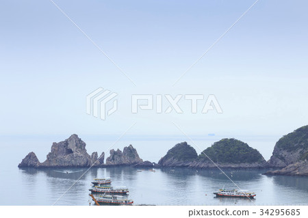 Cruise ship, Hongdo, Daedouhae Marine National Park, Sinan County, Jeonnam 34295685
