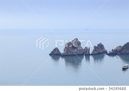 Cruise ship, Hongdo, Daedouhae Marine National Park, Sinan County, Jeonnam Cruise ship, Hongdo, Daedouhae Marine National Park, Sinan County, Jeonnam 34295688