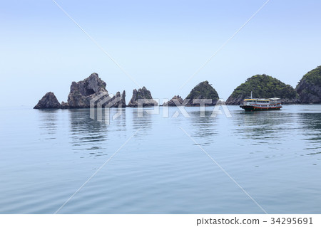 Cruise ship, Hongdo, Daedouhae Marine National Park, Sinan County, Jeonnam Cruise ship, Hongdo, Daedouhae Marine National Park, Sinan County, Jeonnam 34295691
