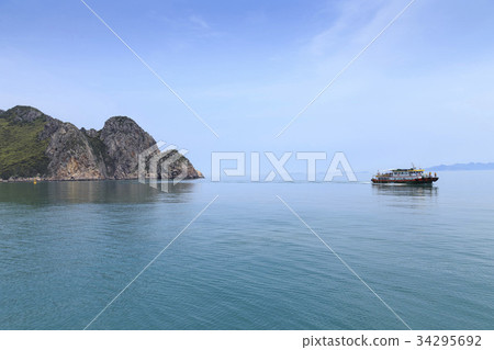 Cruise ship, Hongdo, Daedouhae Marine National Park, Sinan County, Jeonnam 34295692