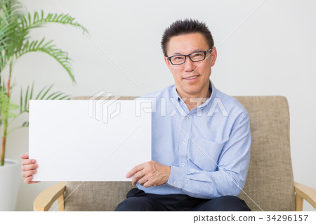 有白板的中間人 有白板的中間人 34296157