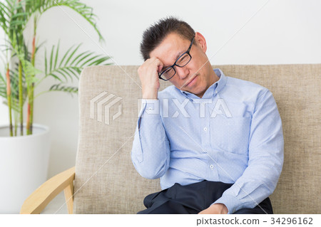 累了的中間人 34296162