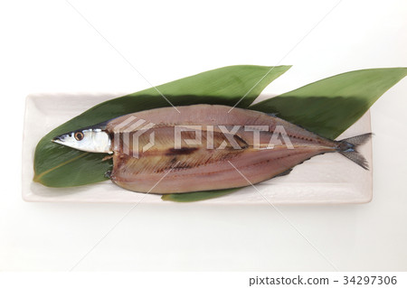 Open saury 34297306