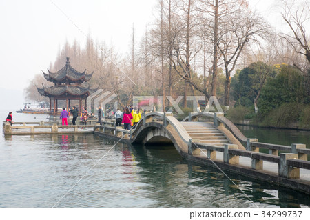 Hangzhou West Lake (Zhejiang Province, China) Hangzhou West Lake (Zhejiang Province, China) 34299737