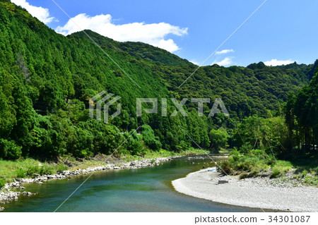 View of Kozagawa River in Kozagawa Town, Wakayama Prefecture View of Kozagawa River in Kozagawa Town, Wakayama Prefecture 34301087