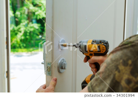 Installation locked interior door knobs, 34301994