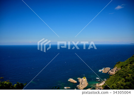 The Sea of Japan overlooking from the Tango peninsula promenade promenade (4) 34305004