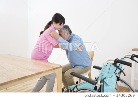 Elderly care assistance scene Transfer transfer Elderly care assistance scene Transfer transfer 34305269