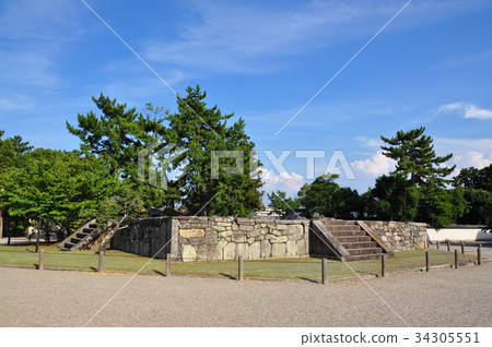 East Tower of Saidaiji Temple: Nara East Tower of Saidaiji Temple: Nara 34305551