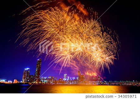 Seoul International Fireworks Festival in Korea. Seoul International Fireworks Festival in Korea. 34305971