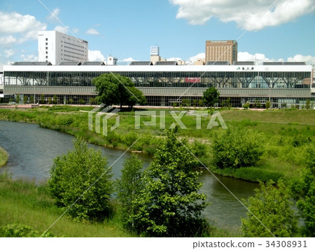 Asahikawa Station seen from the freezing point bridge Asahikawa Station seen from the freezing point bridge 34308931