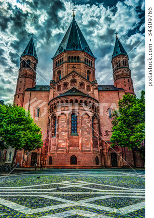 St. Martin's in Mainz. Germany St. Martin's in Mainz. Germany 34309766
