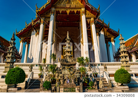The Chapel of Wat Suthat. The Chapel of Wat Suthat. 34309808
