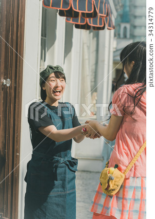 搖動 握手 扇子 34314779