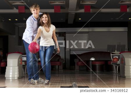 Weekend at bowling 34316912