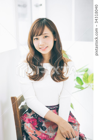 年輕女子髮型圖片 34318040