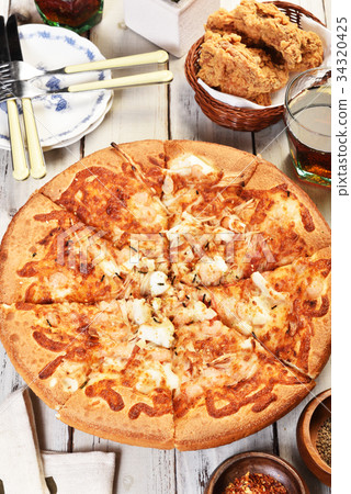 Fresh seafood pizza 34320425