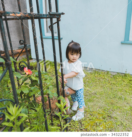 younger, 1 year old, playful 34322352