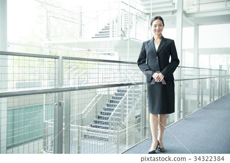 Business woman Business woman 34322384