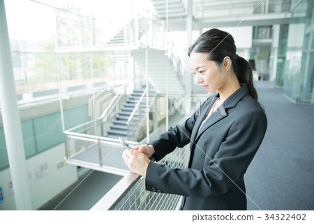 Business woman Business woman 34322402