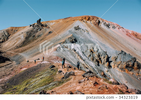 Icelandic landscape with touris 34323819