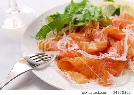 煙熏三文魚沙拉 煙熏三文魚沙拉 34328392
