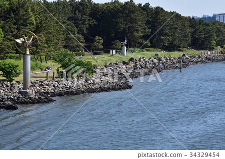 Oi-futo Central Seaside Park along the canal 34329454