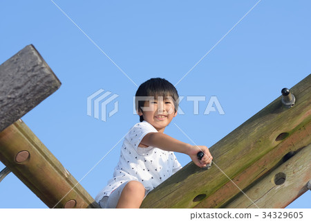 Children playing athletic 34329605