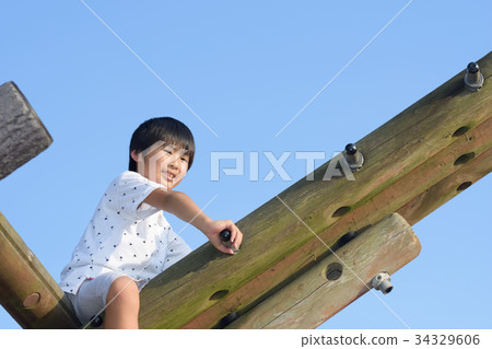 Children playing athletic 34329606