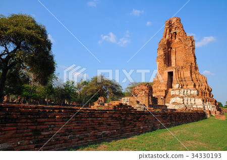 Wat Mahathat, a ruined ancient Buddhist temple wit 34330193