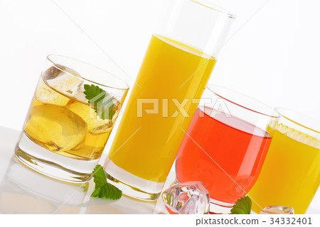 fresh fruit juices 34332401